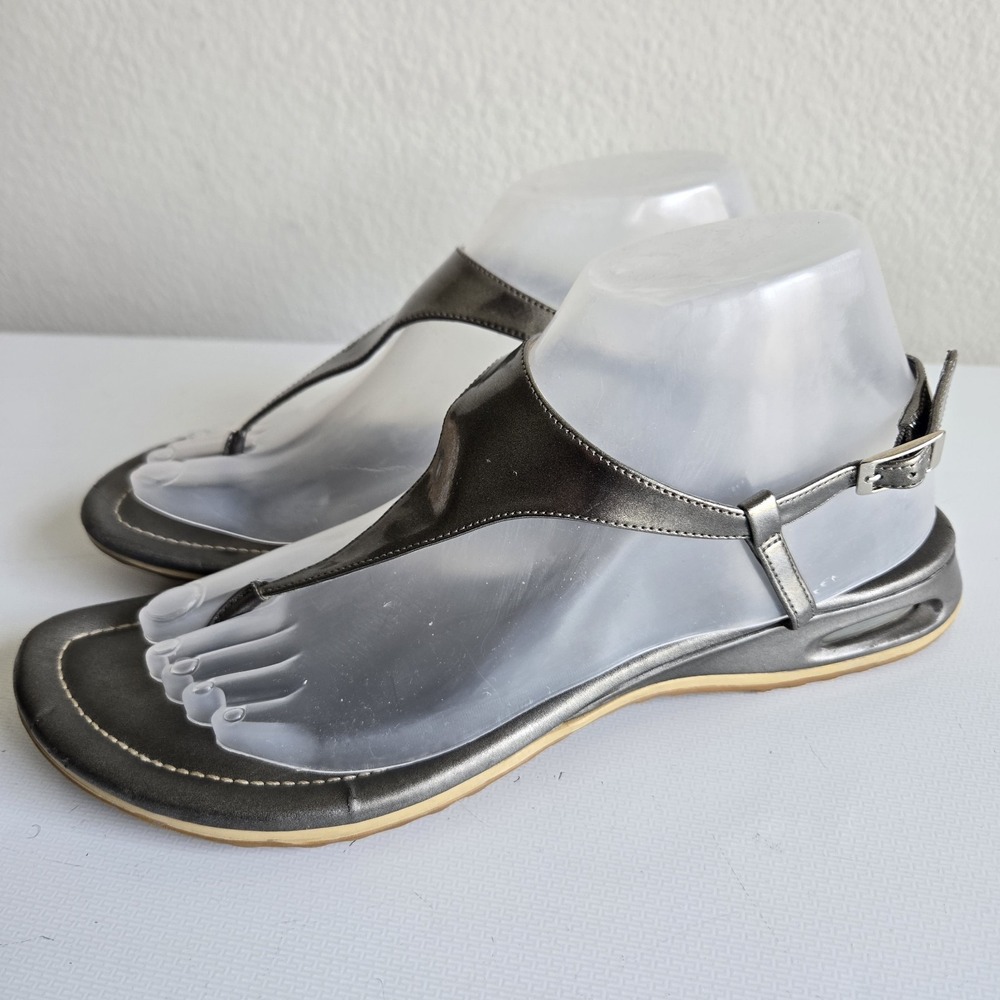 Cole Haan Size 9B AIR BRIA Silver Patent Thong Sandals T-Strap Buckle